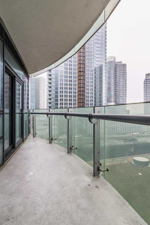 Aoc Suites - Two Bedroom Condo - City/Cn Tower View Toronto Esterno foto