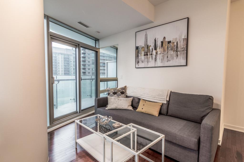 Aoc Suites - Two Bedroom Condo - City/Cn Tower View Toronto Esterno foto