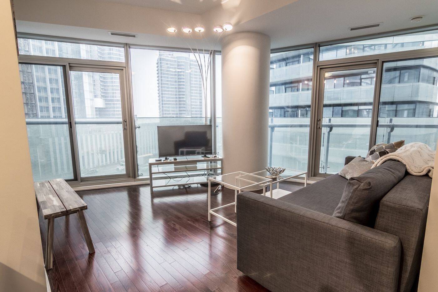 Aoc Suites - Two Bedroom Condo - City/Cn Tower View Toronto Esterno foto